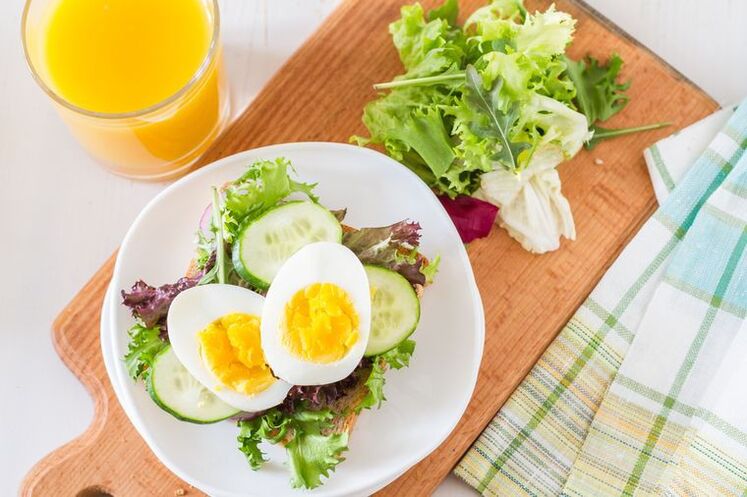 Cucumber ug linuto nga salad salad
