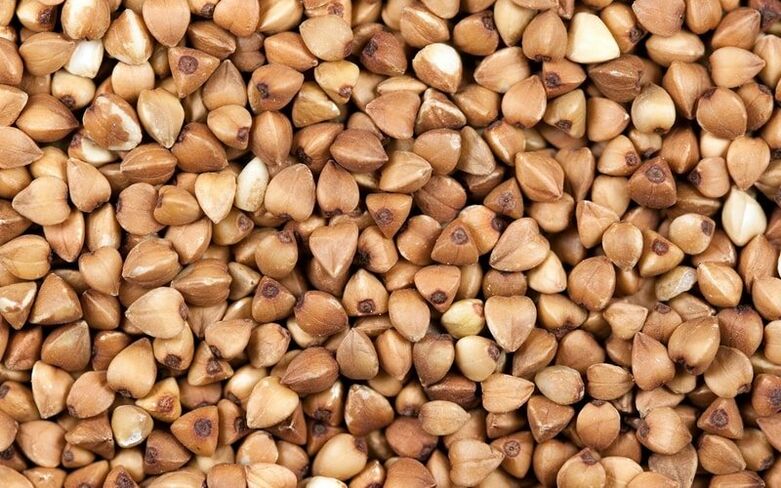 Ang Buckwheat usa ka low-carb nga cereal, nga hinungdanon alang sa pagkawala sa timbang